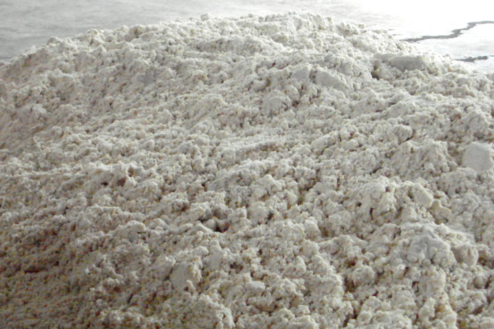 東鼎豆渣烘干機(jī)生產(chǎn)線(xiàn)的工藝參數(shù)和各設(shè)備技術(shù)參數(shù)及結(jié)構(gòu)的選取和設(shè)計(jì)是在經(jīng)過(guò)對(duì)豆渣物料的認(rèn)真分析研究才得出。
