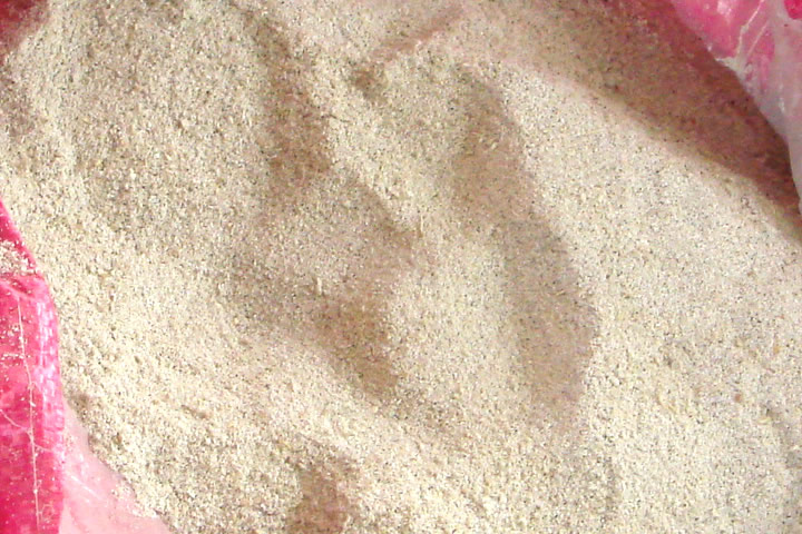 東鼎豆渣烘干機(jī)生產(chǎn)線(xiàn)的工藝參數(shù)和各設(shè)備技術(shù)參數(shù)及結(jié)構(gòu)的選取和設(shè)計(jì)是在經(jīng)過(guò)對(duì)豆渣物料的認(rèn)真分析研究才得出。
